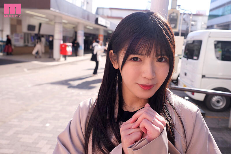 旦那さん…ごめんなさい。あなたの可愛らしい幼顔の奥さんちっぱいクリ乳首ビンビンッにして！ほんのり薄目の陰毛ぐっちょり濡らして敏感アクメAVデビューします――敬具。 新人 遠藤こはるのサムネイル画像