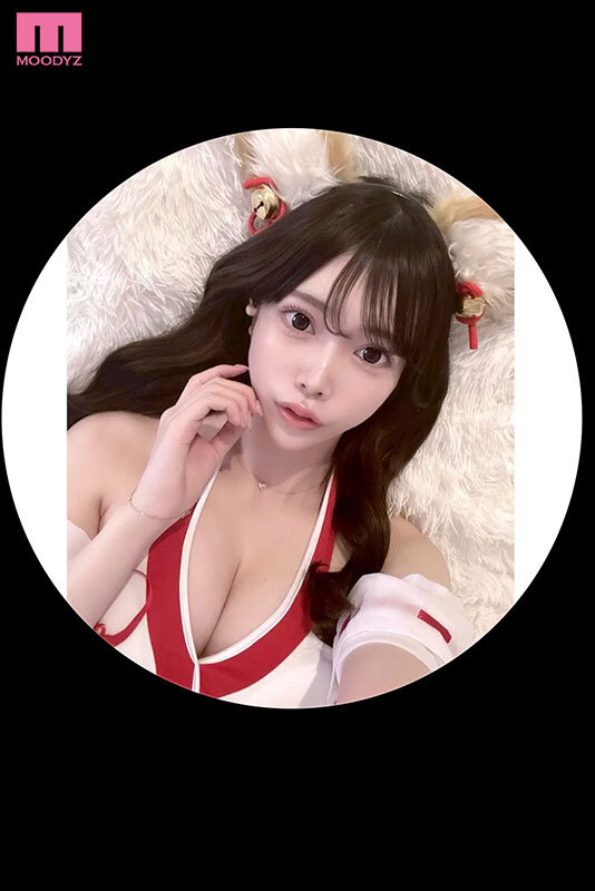 新人 ただ好奇心で応募してきたエッチな素人娘は実は、人気コスプレ配信ライバーだった！SNSの世界から出てAV デビュー！！ねねちゃんのサムネイル画像