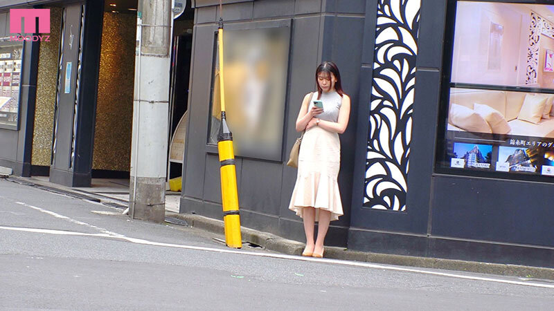 清楚な現役看護師のくせにこのドMっぷりが…エロい。デカチンで喉とマ●コを突き堕とされヨダレマン汁たれ流し衝撃の半狂乱 AVデビュー。 夢川ほの香のサムネイル画像