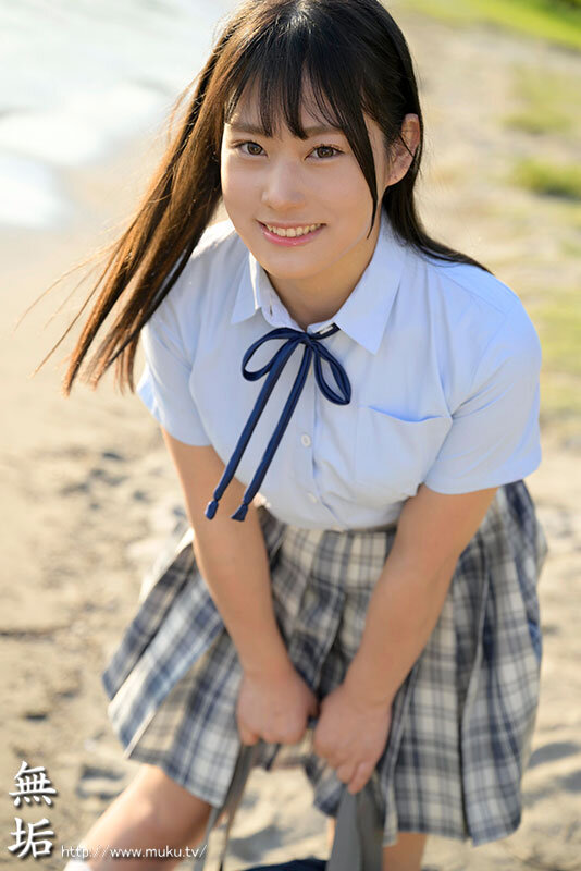 背伸びざかりの制服少女は修学旅行を抜け出してパパ世代おじさんとベロチューデート。そのままホテルに籠って何度も、何度も、中出しセックスでオトナを感じました。 天沢りんのサムネイル画像