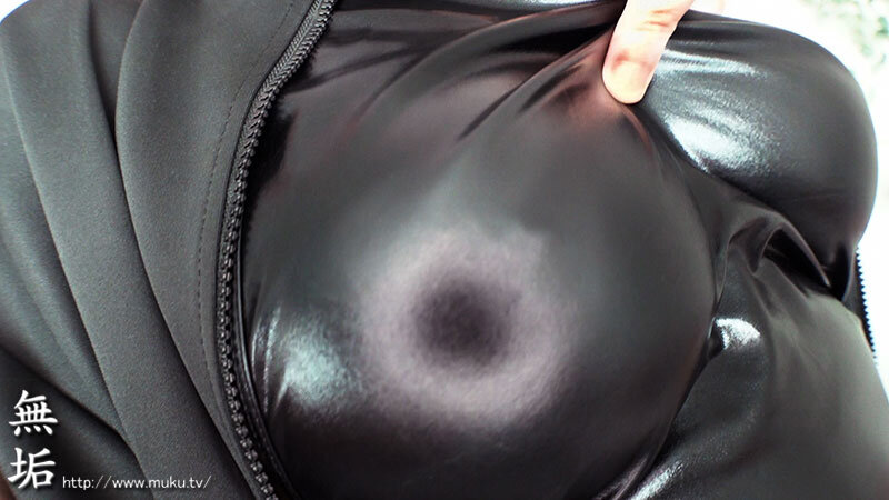 Hcup圧倒的巨乳マスク美少女がセックスにハマり過ぎて発情中。オジサン達とホテルでコスプレ裏垢オフパコ撮影。中出し、ドスケベ、汁まみれ、イキまくり、4P乱交。顔出しNG。シコ過ぎ注意。のサムネイル画像
