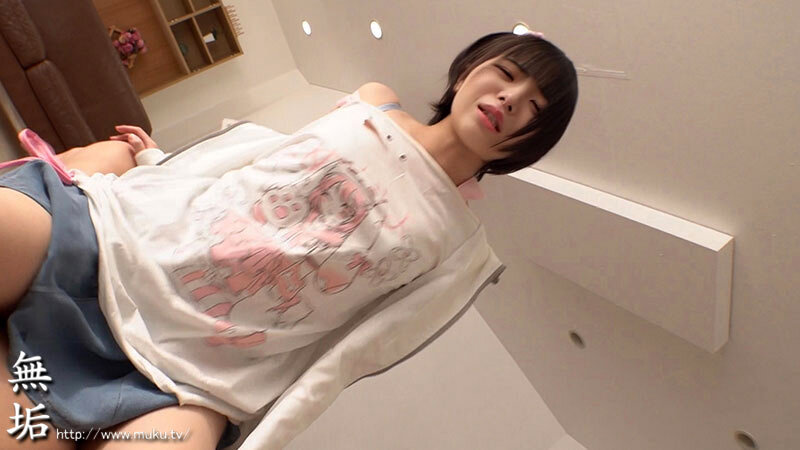 普段は明るくて学校の中心的存在の女の子。 でも本当は… オジサンのおち●ぽに没頭し、イキ喘ぎまくる淫乱な変態少女だということは、クラスの誰もまだ知らない。のサムネイル画像