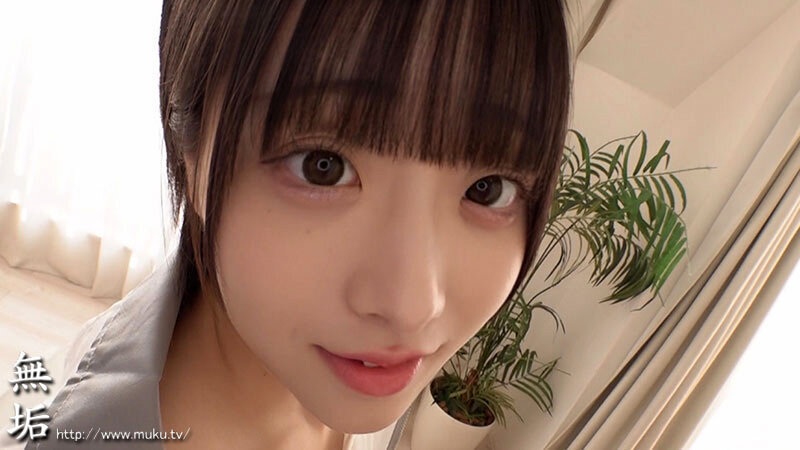 普段は明るくて学校の中心的存在の女の子。 でも本当は… オジサンのおち●ぽに没頭し、イキ喘ぎまくる淫乱な変態少女だということは、クラスの誰もまだ知らない。のサムネイル画像