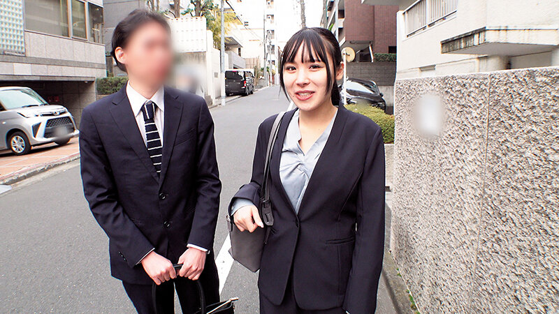 可愛い部下（※彼有り）と上司（※既婚）が高額賞金かけて野球拳で対決！？「部下に興奮するわけないよ！」なんて言いつつバッキバキ勃起しちゃう上司チ〇ポ「大きくないですか」部下の女性も恥ず恥ずエロ発情「秘密ですよ…」ってド不倫NTR中出しSEX2のサムネイル画像