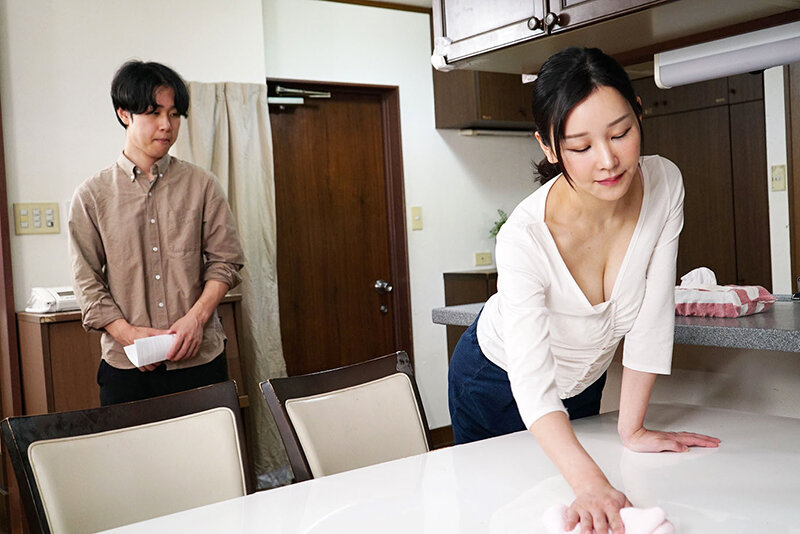 親戚の結婚式…ドレスで着飾った義母に異常に欲情してしまって…背徳の相部屋デカチン母子相姦 芦名ほのかのサムネイル画像