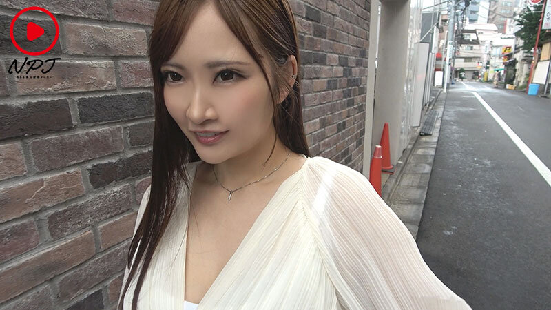 中出し＆ごっくん マッチングアプリでゲット！！ 出会って超速ホテルIN即ハメ！美人妻は即効型の都合のイイ絶倫タダマンビッチだった。 絶倫妻:れいなさん。のサムネイル画像