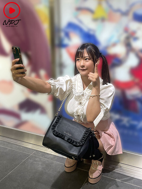 アキバに出没する男性経験少なそうな女オタク（脱いだら凄い）を女性用風俗の体験モニターに誘い出しテクニックとガチ恋営業で沼らせハメ撮り流出のサムネイル画像