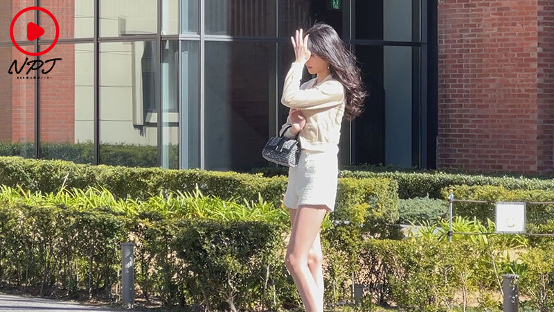 某高級ラウンジ殿堂入りの超イイ女とハメたい シャンパンおろしてやっと口説いた超美形嬢はベッドでもハイスペック！イクたび確変エロさ暴走！朝まで絶倫SEX攻防戦6発 高級ラウンジ嬢:ひなのサムネイル画像