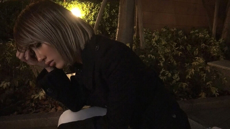 【FANZA独占】【配信専用】街中で酔い潰れベロベロ素人娘お持ち帰りして思いっきりハメ撮り2！！のサムネイル画像