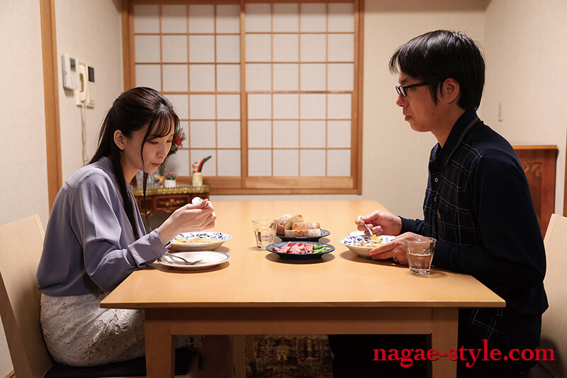 夫以外の男に抱かれる悦び ふしだらで美しい妻の肉体 鈴木真夕のサムネイル画像