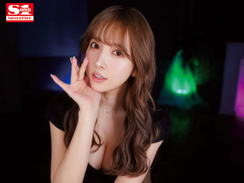 顔面偏差値MAXの選ばれしS1女優限定美顔接近ささやき淫語で種汁100発ヌイてあげるのサムネイル画像