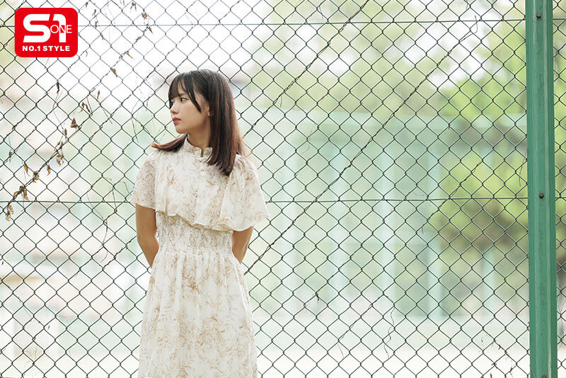 大きな瞳のイマドキ王道美少女がAVデビューして1年が経ちました。 渚あいり 初めてのベスト 12時間のサムネイル画像
