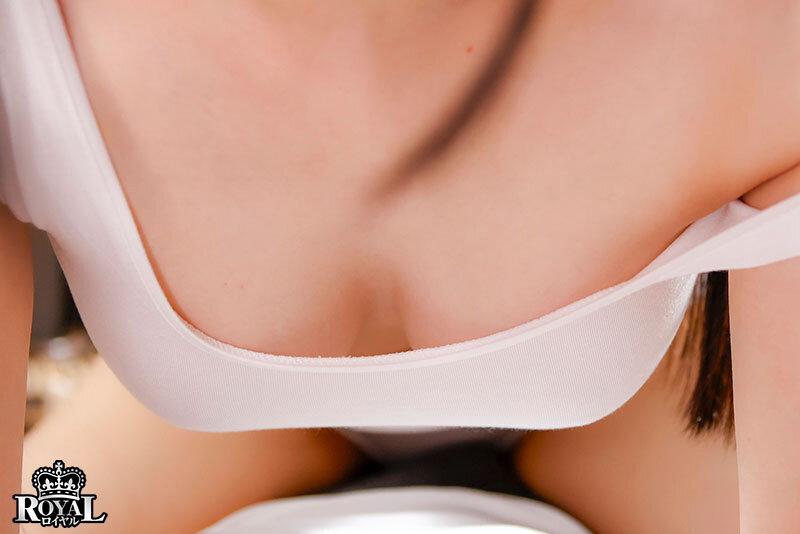 無防備すぎる巨乳妹と目のやり場のないメチャ狭ワンルーム同居性活 胡桃さくらのサムネイル画像