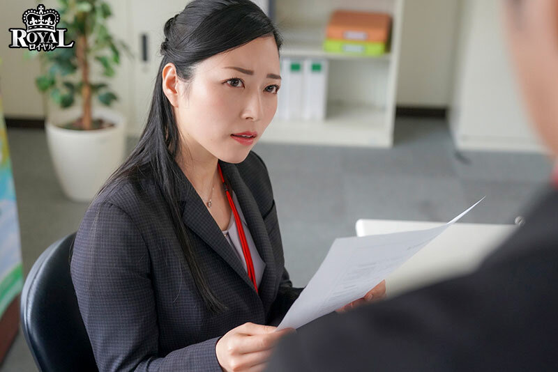普段は厳しいのに二人きりになると…微笑んでチ○ポを欲しがる甘痴女上司 東条実澪のサムネイル画像