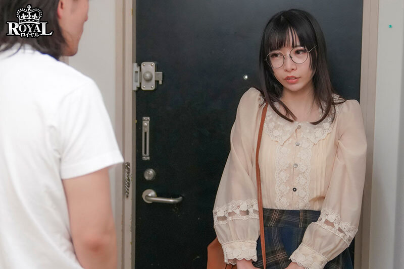 王様ゲームで急接近した隠れ淫乱な地味巨乳と、一泊二日のラブラブ中出しセックス。 雛乃ゆなのサムネイル画像