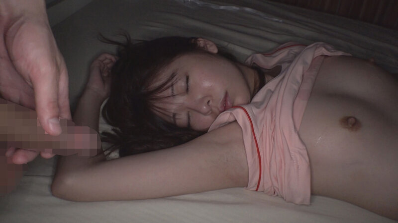 家宅侵入。部屋でスヤスヤと眠る少女にこっそり悪戯して、バレずに生挿入。そのまま精液注ぎ込み中出し種付けガチ孕ませ。のサムネイル画像