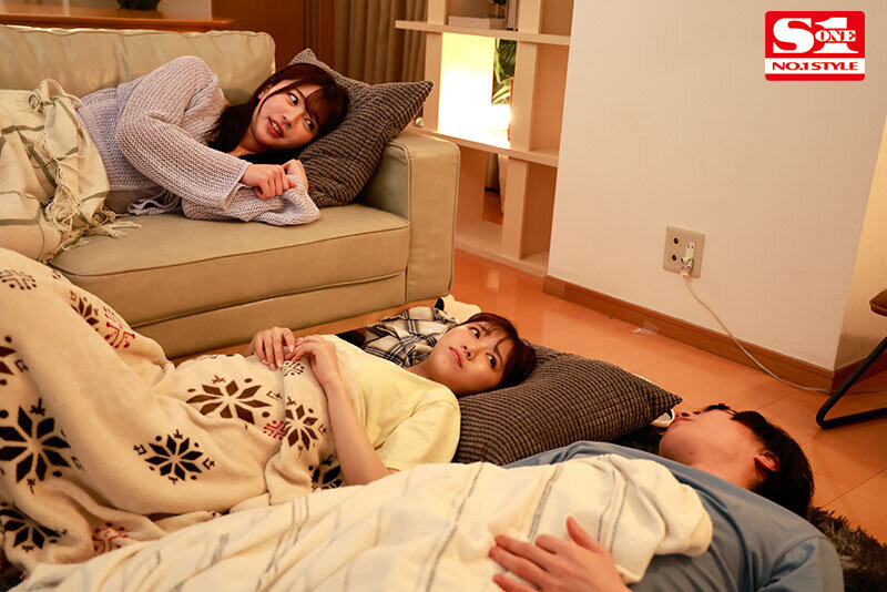 Gカップ同級生2人組が僕の家で勉強合宿！休憩の度にエロいことが！ 安達夕莉 宇野みれいのサムネイル画像