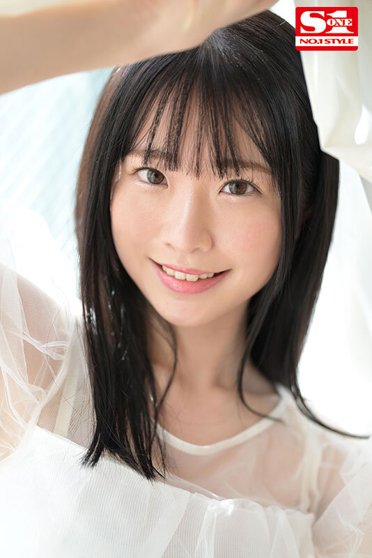 白上咲花が中年オヤジと涎とろとろ接吻ぐちょぐちょで絡み合う濃厚唾液ベロキス性交。のサムネイル画像