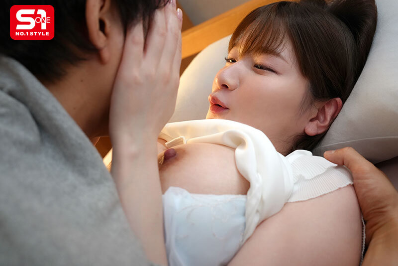 世話焼きのお姉ちゃんにボッキ見せながら本気でお願いしたらヤラせてくれた。 鷲尾めいのサムネイル画像