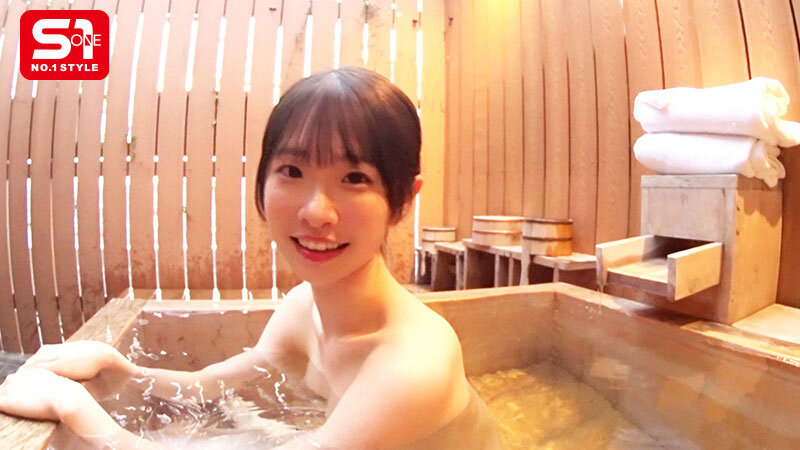 ありえないほど白いスタイル少女の一泊二日ヤリまくり温泉デートで生々しい素丸出し性交 白上咲花のサムネイル画像