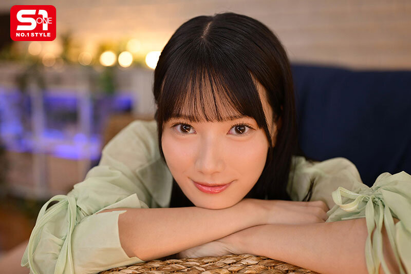 こんな美少女のエッロいフェラチオと嬉しそうな大量顔射 榊原萌のサムネイル画像