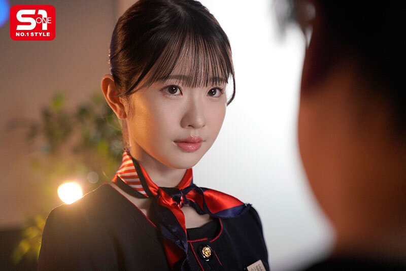スレンダーな新人CAが巨漢クレーマーに犯●れ、心壊れ、肉オナホと化した後に… マ●コが極太ペニスに馴染んできてあり得ないほどイキまくった。 白上咲花のサムネイル画像