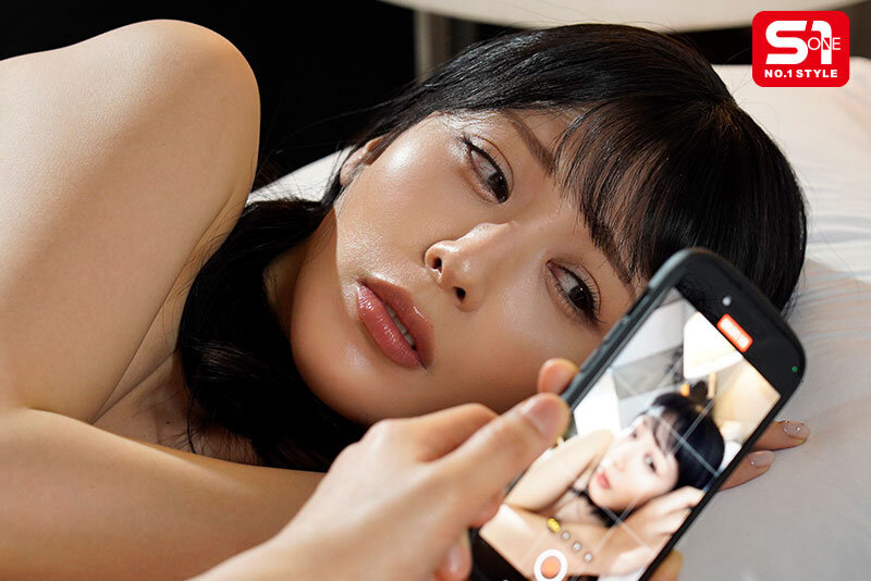 美人上司と愛妻家の僕、同じ部屋でベッドはひとつ。朝まで搾り尽くされた出張先NTR相部屋 金松季歩のサムネイル画像