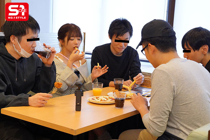 オタク好きの‘川越にこ’がアキバの一般男性達を翻弄誘惑で好きにさせてAV出演交渉、そしてSEX！計10発キュンキュンヌキヌキさせちゃったAV界のあざと女王、逆ナンパ7日間ドキュメントのサムネイル画像