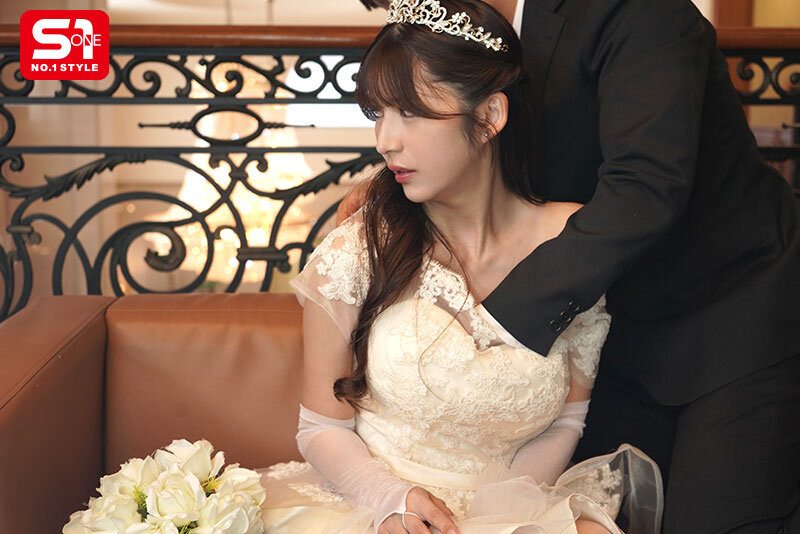 結婚式間近の花嫁、新郎との愛あるSEXよりも男性ウェディングプランナーから無理やり犯●れるほうがま●こビチャ濡れでイキまくる。 七ツ森りりのサムネイル画像
