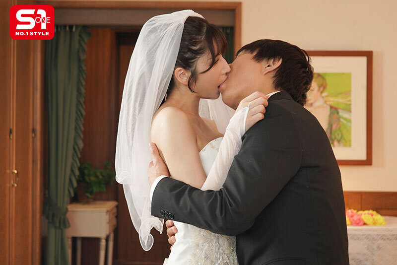 結婚式間近の花嫁、新郎との愛あるSEXよりも男性ウェディングプランナーから無理やり犯●れるほうがま●こビチャ濡れでイキまくる。 七ツ森りりのサムネイル画像