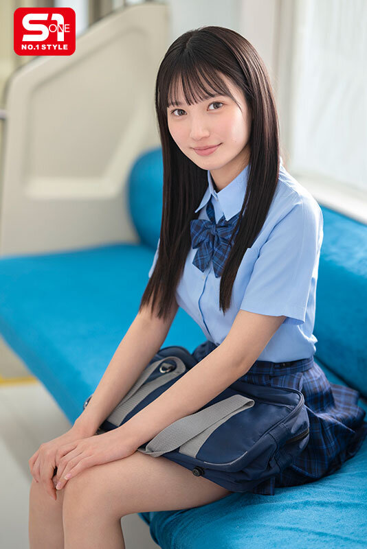 澄み切った透明感の清楚な純真少女をめっちゃくちゃに痴●したい！我慢できずこっそり痴●したら…まさかの俺の粘着テクの虜に。 榊原萌のサムネイル画像