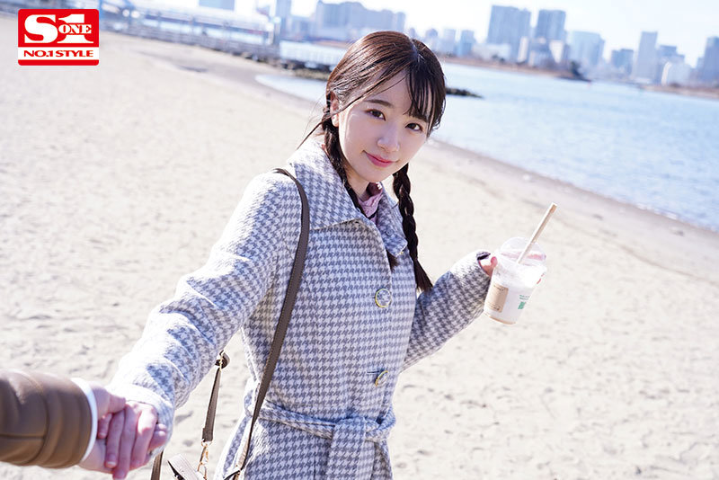笑ってはしゃいでキスして無邪気にじゃれ合った後、ホテルでじっくりねっとり何度も何度も求め合う朝までハメまくりデート 東雲みれいのサムネイル画像