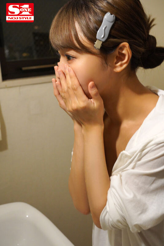 酔っ払った後輩は隙だらけ… ガードゆるっゆるで無防備にこぼれ落ちるおっぱいに負けて一晩中Hしてしまったボク 天音まひなのサムネイル画像