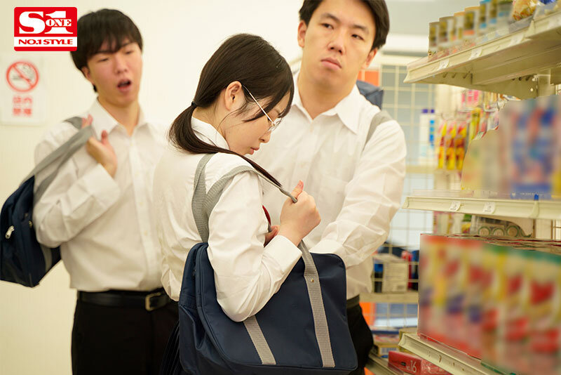 漏らしちゃうほどイカされ続けた万引き少女 失・禁・制・裁 香水じゅんのサムネイル画像