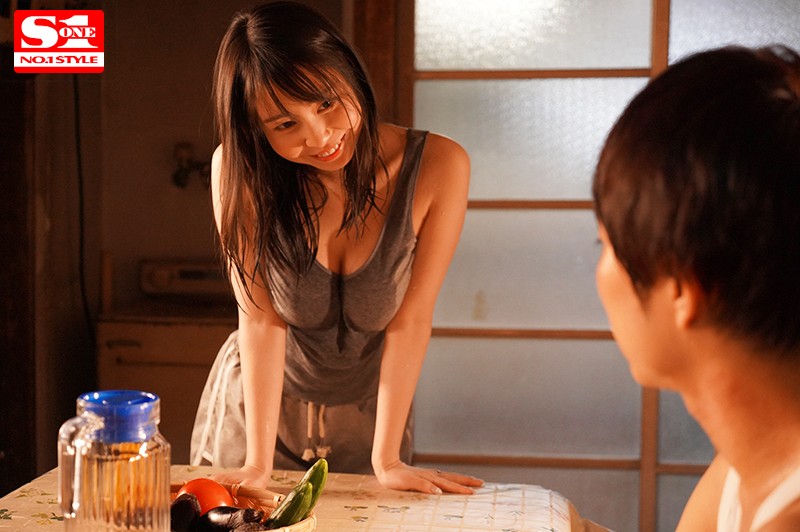 ド田舎の夏はヤルことがなくて隣の農家の巨乳奥さんの誘惑に乗っかり毎日じっとり汗だく交尾 夢乃あいかのサムネイル画像