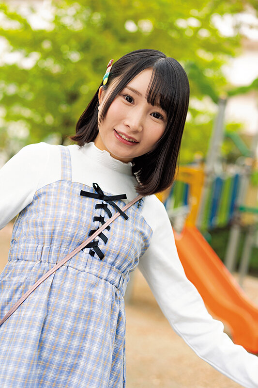 おじさん、今何してるの？暇なの？わたしと遊ぼっニコッ笑顔で突然話かけてきた女の子に誘われて…かな 由良かなのサムネイル画像