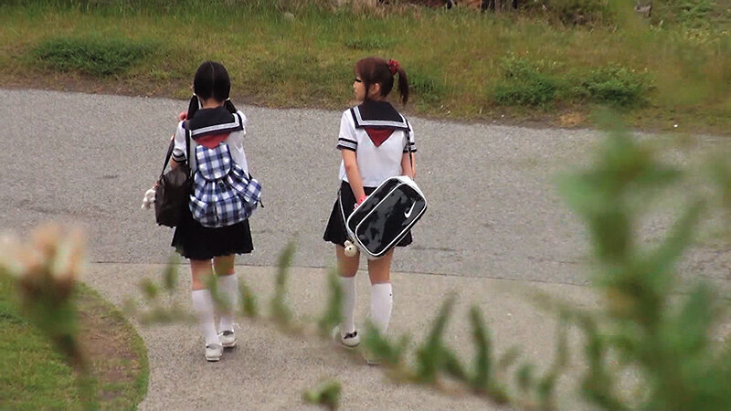 あの時、あのおじさんの事を信じていなければ…思春期を壊されたセーラー服少●たちのサムネイル画像