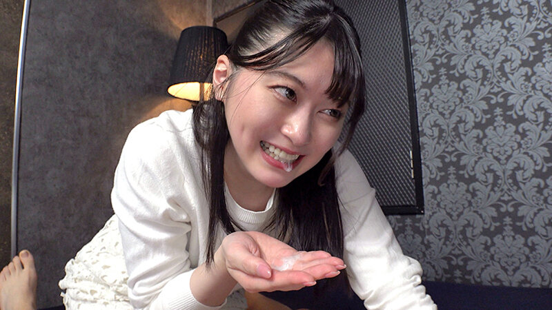 いきなり口内射精 フェラチオのお仕事にやってきた素人娘のサムネイル画像
