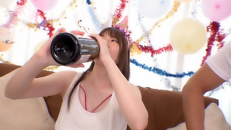 私の一番ヤリたいコト。酔っぱらって思う存分に潮吹いて拘束セックスされたい！ 上坂めいのサムネイル画像