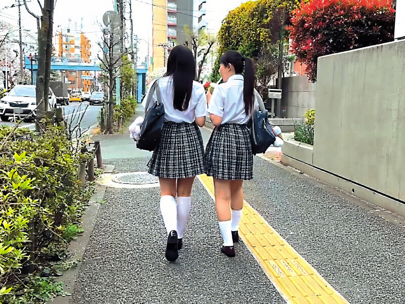 【長期盗撮記録】美少女J系につきまとって撮り貯めた羞恥映像集のサムネイル画像