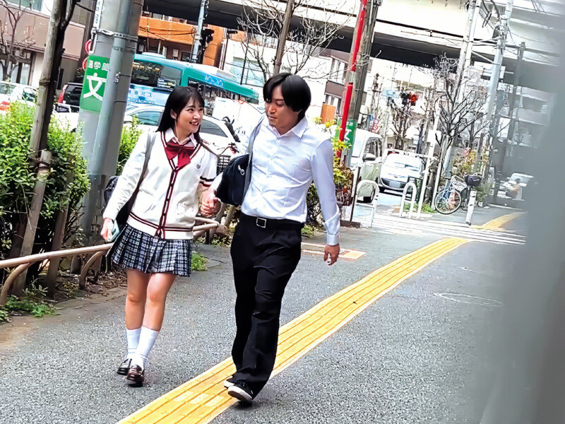 【長期盗撮記録】美少女J系につきまとって撮り貯めた羞恥映像集のサムネイル画像